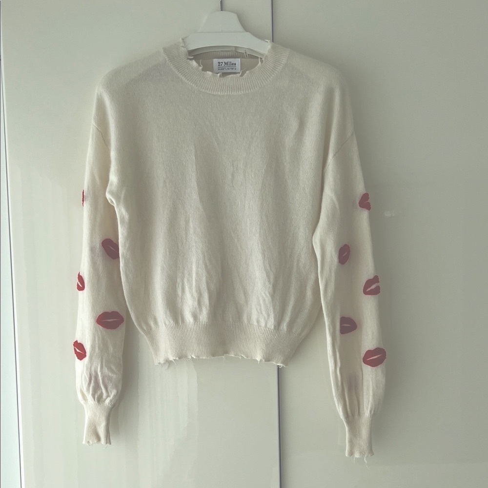 27 Miles Malibu Cashmere Sweater with Red Lip Accents
